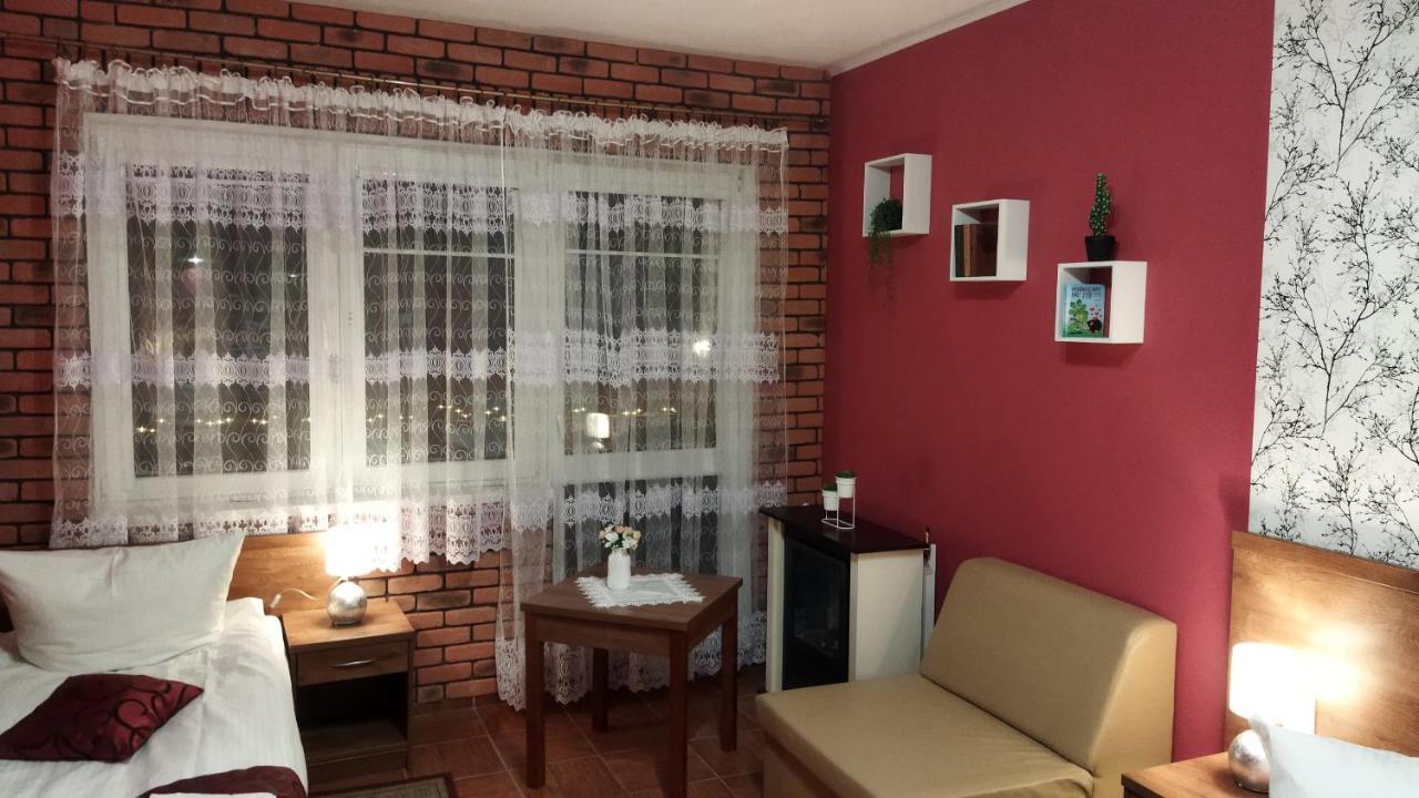 Pensjonat Zielone Wzgorze Boleslawow Stronie Slaskie Luaran gambar